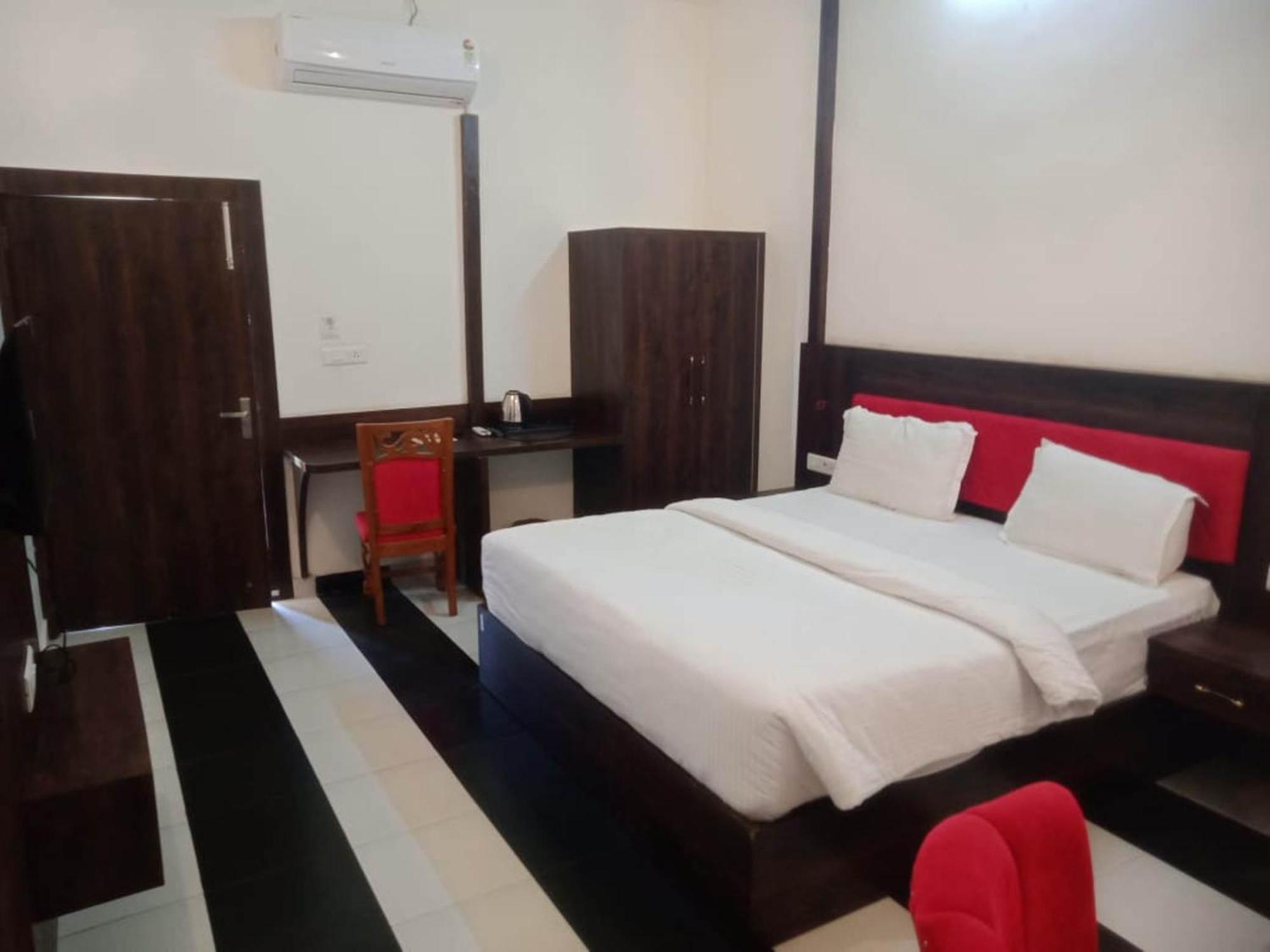 Dhanwa Resort, A Unit Of Satkar Hotel And Resorts 科塔 外观 照片